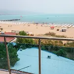Deluxe Gallery 2 סאני ביץ'